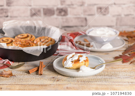 Cinnamon buns baked Cinnamon buns baked 107194830