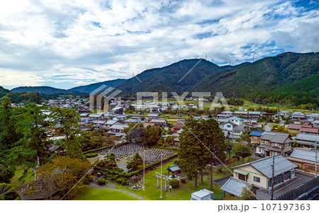 関ヶ原古戦場 決戦地と笹尾山石田三成陣地を望む 関ヶ原古戦場 決戦地と笹尾山石田三成陣地を望む 107197363