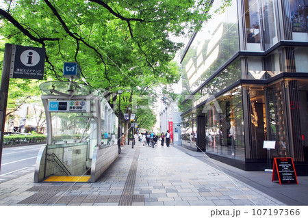 東京メトロ　表参道駅 107197366