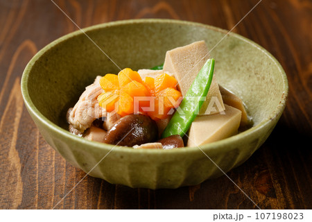 高野豆腐の含め煮 107198023