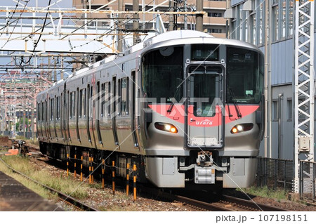 JR西日本】227系500番台～Urara～（山陽本線：倉敷駅）の写真