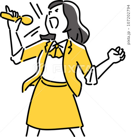 マイクを持って熱唱する女性 107202794