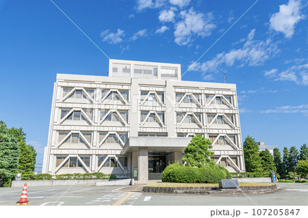 山形県山形市　快晴の山形地方裁判所・山形家庭裁判所 107205847