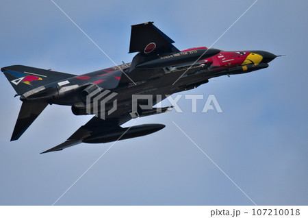 F-4ファントム戦闘機　特別塗装機 機動飛行 107210018