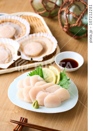 帆立のお刺身 107212281