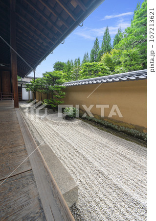 大徳寺塔頭　龍源院　滹沱底（阿吽の庭） 107213621