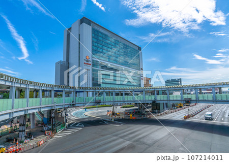 日本の横浜都市景観 9月。相鉄新横浜線・東急新横浜線開業(3月)で利便性が向上した新横浜駅 日本の横浜都市景観 9月。相鉄新横浜線・東急新横浜線開業(3月)で利便性が向上した新横浜駅 107214011