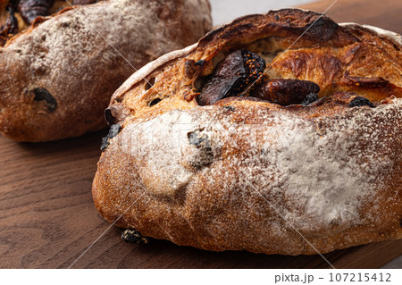 Pain de campagne with fig Pain de campagne with fig 107215412