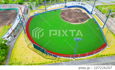 野球グラウンド　空撮 107226207