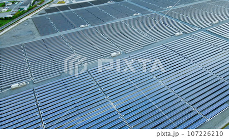 再生可能エネルギー 太陽光発電 空撮 再生可能エネルギー 太陽光発電 空撮 107226210