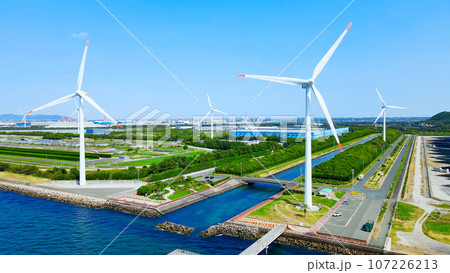 再生可能エネルギー　風力発電　太陽光発電　空撮 107226213