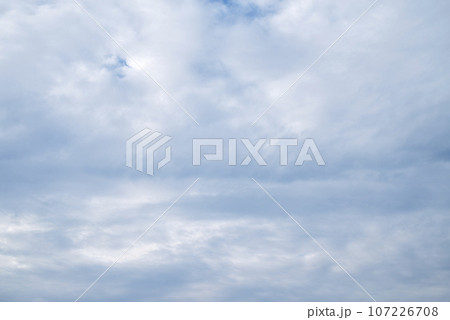曇り空 秋の空 イメージ 【千葉県】 107226708