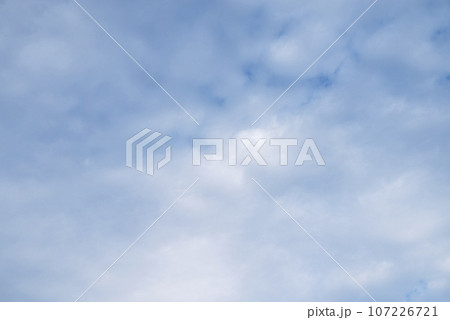 曇り空 秋の空 イメージ 【千葉県】 107226721