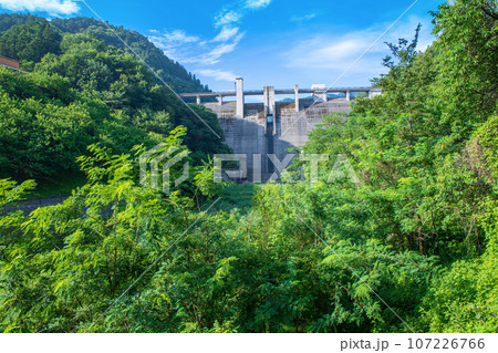 合角ダム 真夏の風景 秩父市上吉田 合角ダム 真夏の風景 秩父市上吉田 107226766