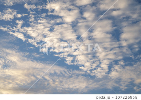 秋の夕焼け空 秋の空 イメージ 秋の夕焼け空 秋の空 イメージ 107226958