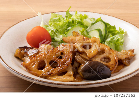 蓮根と茄子の甘辛炒め 107227362