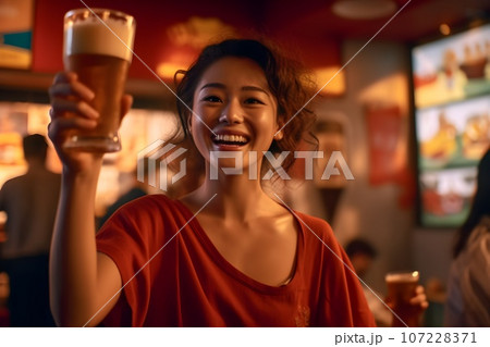 バーでビールを飲みながらスポーツ観戦する女性9 AI生成画像 バーでビールを飲みながらスポーツ観戦する女性9 AI生成画像 107228371