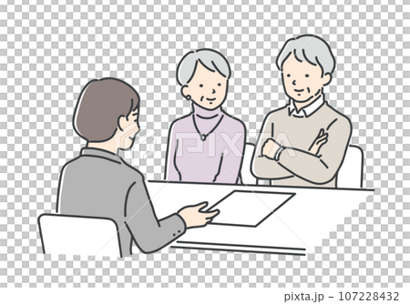 担当者の説明を聞くシニア夫婦 担当者の説明を聞くシニア夫婦 107228432