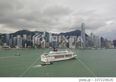 香港にて航行中の客船スターパイシス 107228626
