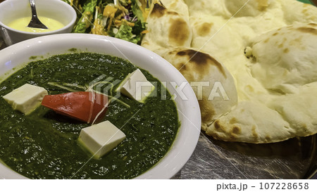 サグパニール（インド風ほうれん草とチーズのカレー） 107228658