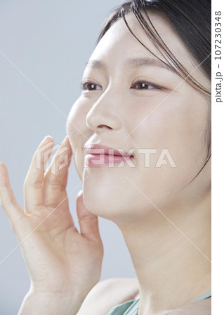 beauty concept photo of korean asain beautiful woman with cosmetic 107230348
