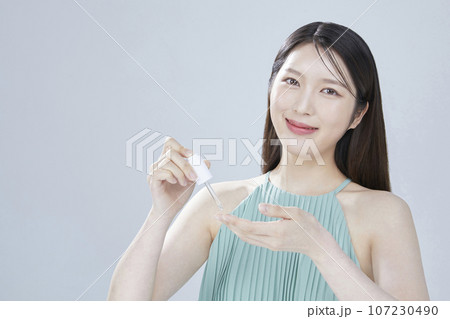 beauty concept photo of korean asain beautiful woman with cosmetic beauty concept photo of korean asain beautiful woman with cosmetic 107230490