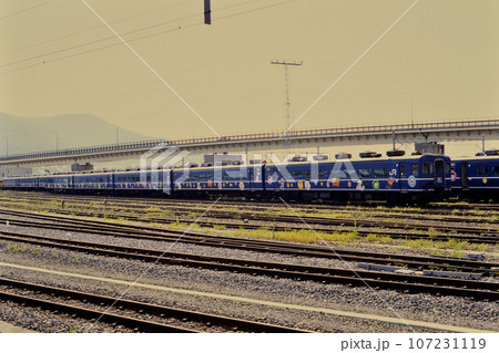 2002年　構内に留置される14系500番台客車 107231119