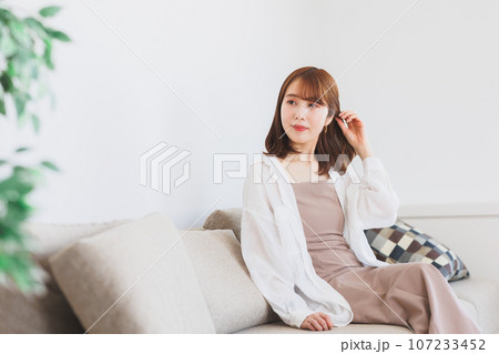 くつろぐ 107233452