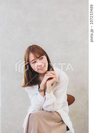 くつろぐ 107233489