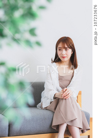 くつろぐ 107233676