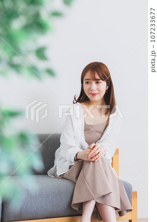 くつろぐ 107233677