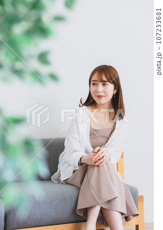 くつろぐ 107233681