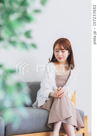 くつろぐ 107233682