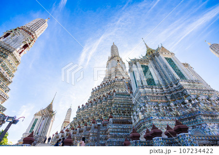 タイの暁の寺　ワットアルン（2023年撮影） 107234422