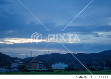 山にかかる雲 山にかかる雲 107234441