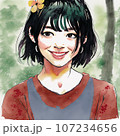 微笑む花飾りの女性 107234656