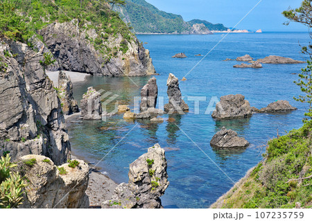 【青海島自然研究路】 山口県長門市仙崎 紫津浦 【青海島自然研究路】 山口県長門市仙崎 紫津浦 107235759