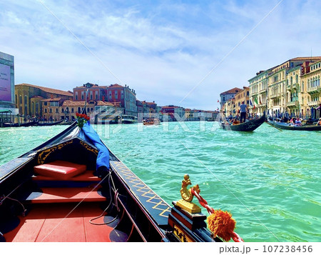 新婚旅行　ベネチア　ゴンドラ 107238456