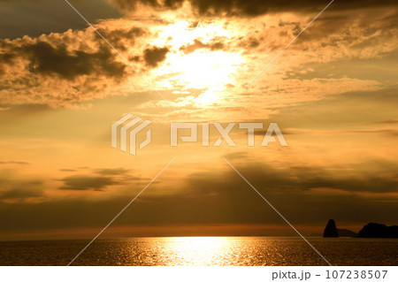 五島灘、角力灘、大角力の夕景 107238507