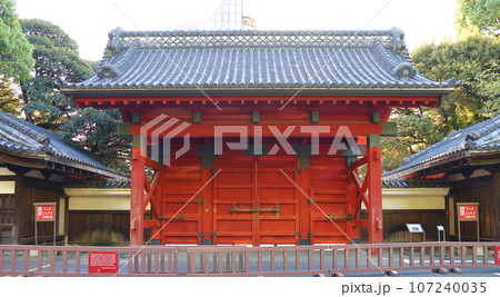 東京大学赤門　本郷キャンパスの旧加賀屋敷御守殿門（ごしゅでんもん）国の重要文化財　東京都文京区本郷 107240035