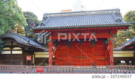 東京大学赤門　本郷キャンパスの旧加賀屋敷御守殿門（ごしゅでんもん）国の重要文化財　東京都文京区本郷 107240037