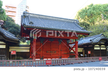東京大学赤門 本郷キャンパスの旧加賀屋敷御守殿門(ごしゅでんもん)国の重要文化財 東京都文京区本郷 東京大学赤門 本郷キャンパスの旧加賀屋敷御守殿門(ごしゅでんもん)国の重要文化財 東京都文京区本郷 107240039