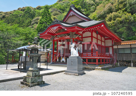 【長門豊川稲荷】 山口県長門市深川湯本門前 107240595