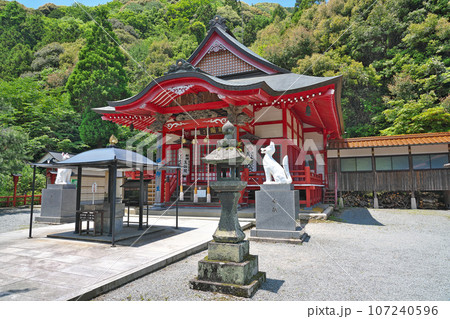 【長門豊川稲荷】 山口県長門市深川湯本門前 107240596