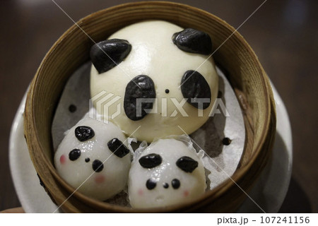 可愛いパンダの飲茶 107241156