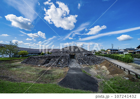 　石積みの古墳　川合次郎兵衛塚1号墳 107241432