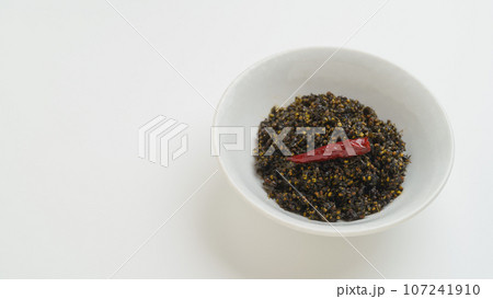 紫蘇の実の佃煮 107241910