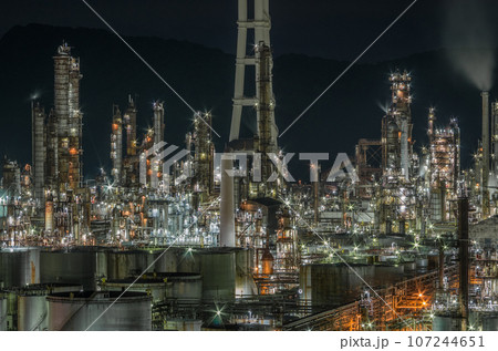 JXTGエネルギー和歌山製油所の夜景(2023年9月) 107244651