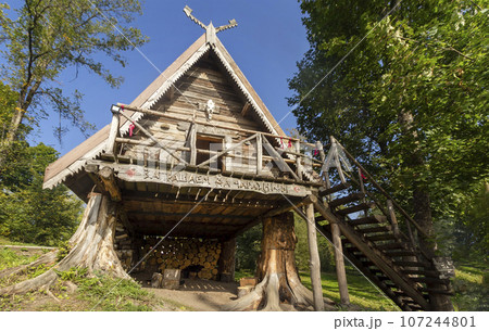 September 17, 2023. Wooden hut of Baba Yaga. The first interactive history park September 17, 2023. Wooden hut of Baba Yaga. The first interactive history park 107244801