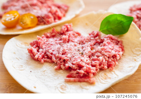 タコス作り 材料素材 タコス作り 材料素材 107245076